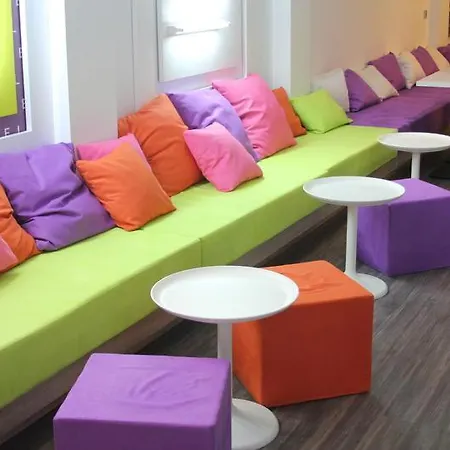 Chameleon & Lounge Хостел *