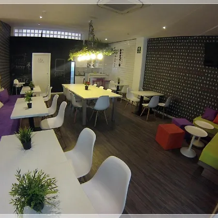 Хостел Chameleon & Lounge Аликанте